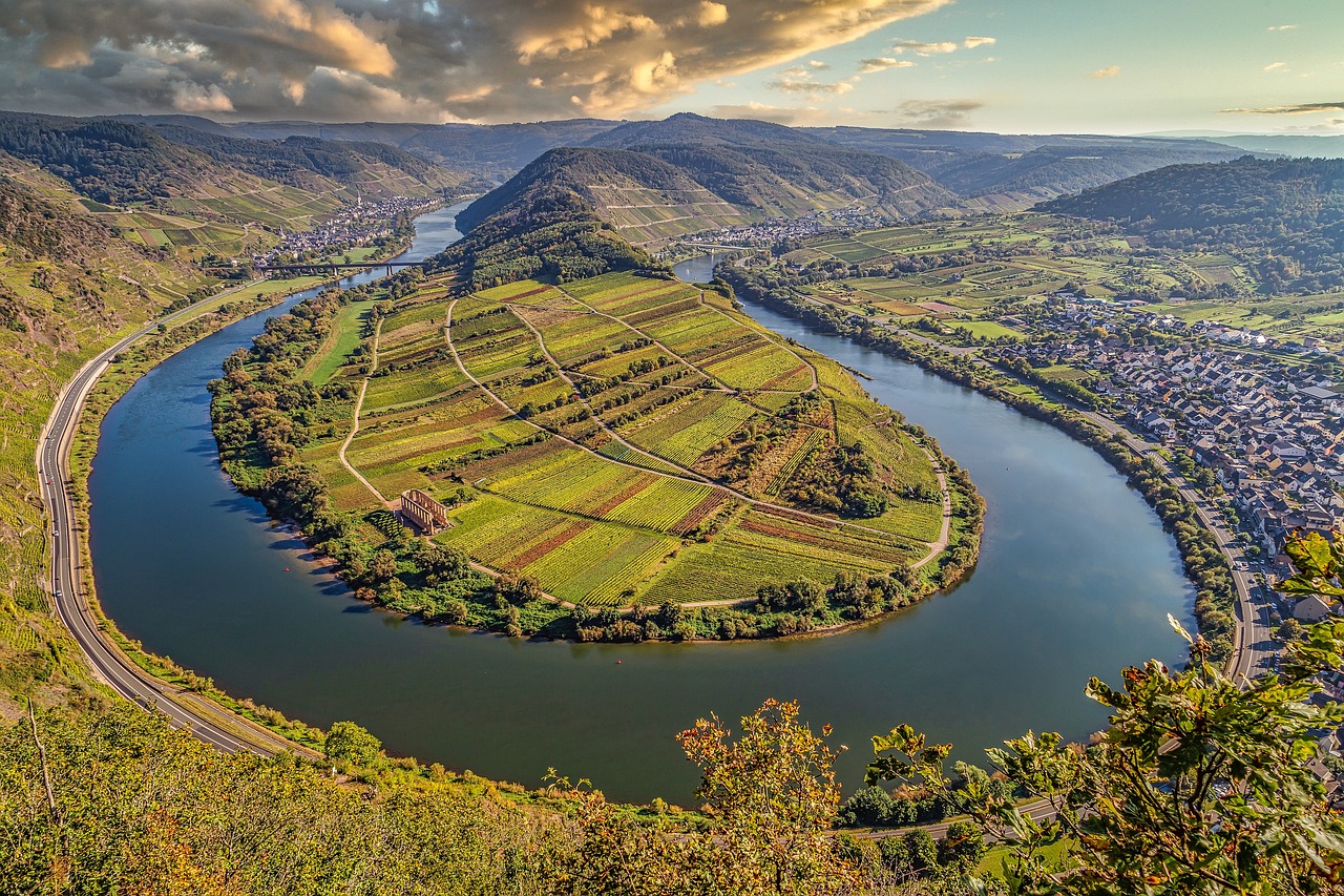 moselle-loop-6926759_1280.jpg